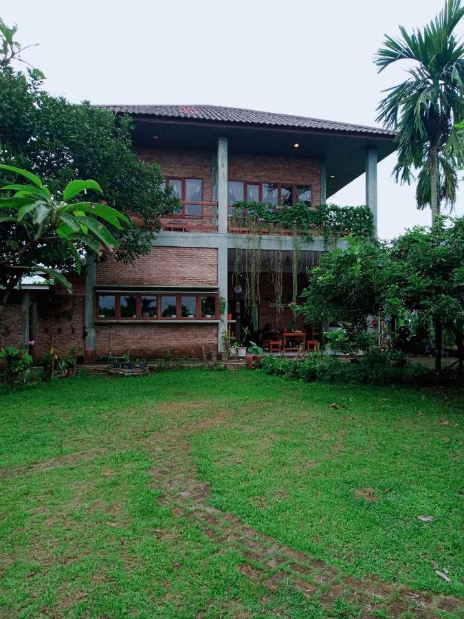 מדאן Bua Guest House מראה חיצוני תמונה
