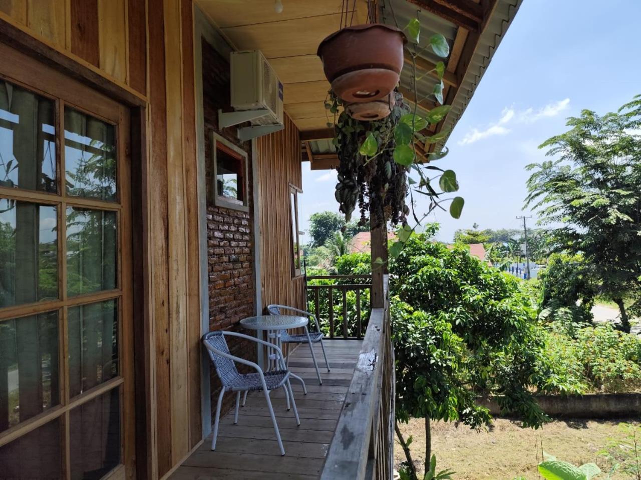 מדאן Bua Guest House מראה חיצוני תמונה