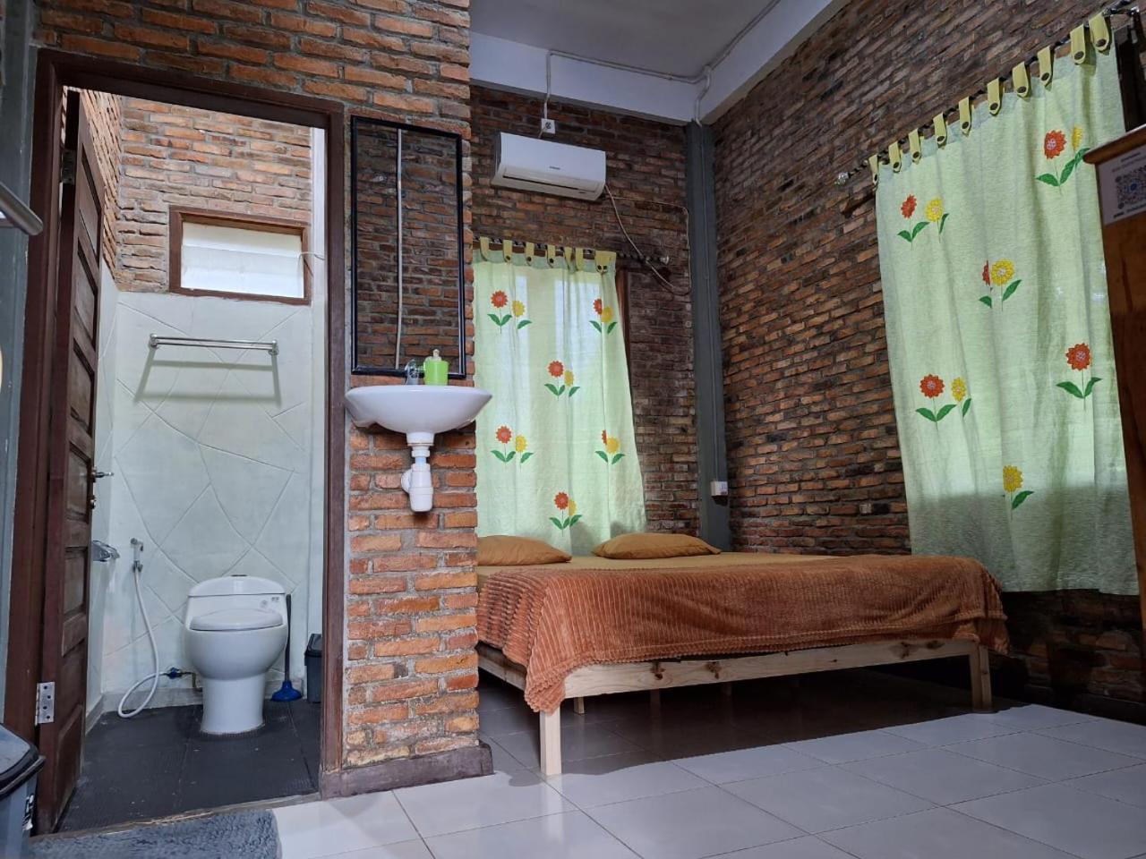 מדאן Bua Guest House מראה חיצוני תמונה